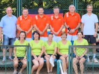 Von links: Gerhard Jeuther, Guido Neubauer, Thomas Primbs, Harald Krusenotto, Vadim Gauss, Karel Striz. Unten von links: Martina Reichert, Doris Primbs, Renate Neubauer, Ria Jeuther,und Elke Sander.