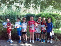 Gespielt haben Darijan Jankovic, Nicolas Sidiras, Malte Mosthaf, Kiana Feicho, Nick Dierl, Marc Robertz und Tim Zywietz, kräftig unterstützt von allen Eltern beim Zählen, Bewirten und Fahren!